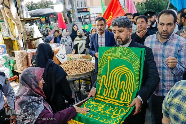 کاروان زیر سایه خورشید در بازار وکیل شیراز