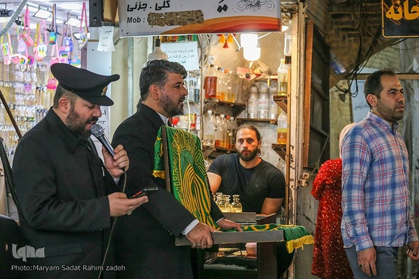 کاروان زیر سایه خورشید در بازار وکیل شیراز