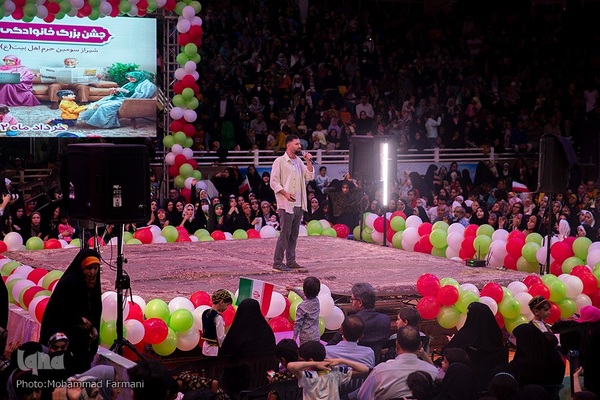 جشن بزرگ خانوادگی دهه کرامت