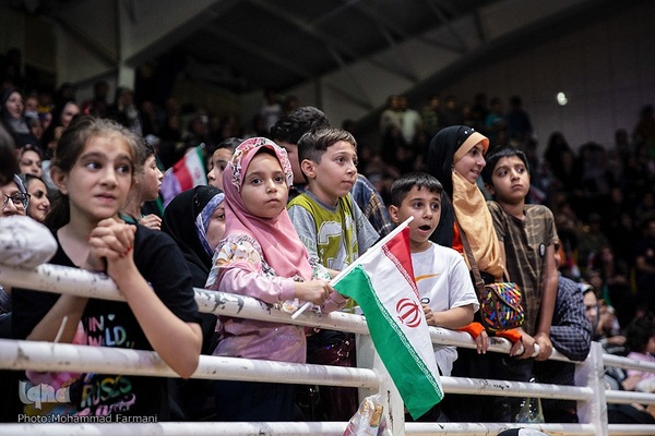 جشن بزرگ خانوادگی دهه کرامت