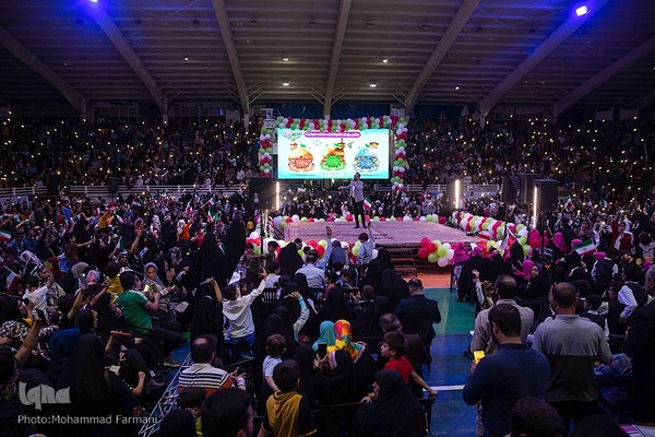 جشن بزرگ خانوادگی دهه کرامت