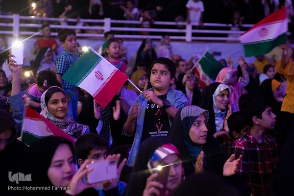 جشن بزرگ خانوادگی دهه کرامت