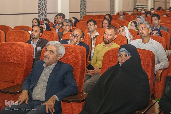 ‎تقدیر از کارکنان ازدواج کرده و صاحب فرزند شده