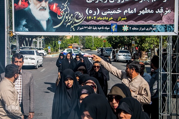 مراسم بدرقه کاروان زیارتی مرقد امام خمینی (ره)