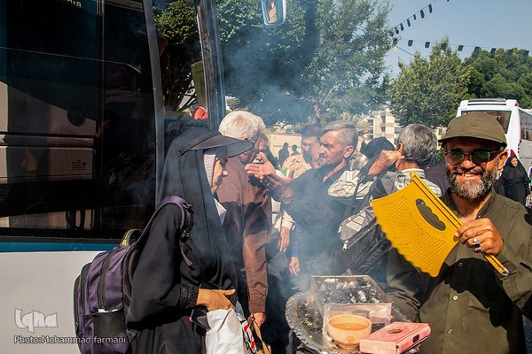 مراسم بدرقه کاروان زیارتی مرقد امام خمینی (ره)