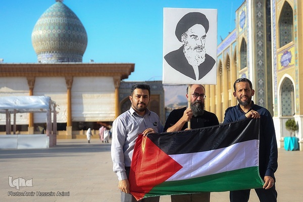 کارگاه ملی کتیبه و پرچم در حرم مطهر شاهچراغ (ع)