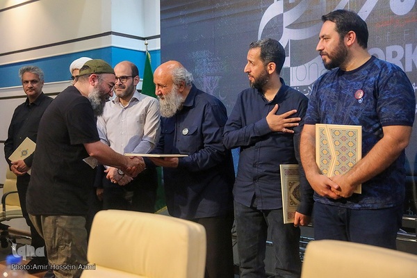 کارگاه ملی کتیبه و پرچم در حرم مطهر شاهچراغ (ع)