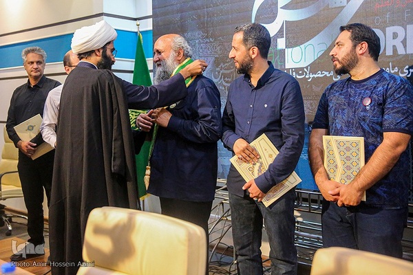 کارگاه ملی کتیبه و پرچم در حرم مطهر شاهچراغ (ع)