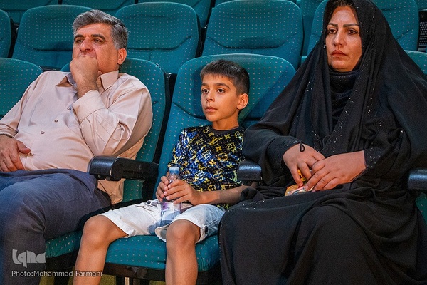 همایش ستاره‌های شهر ، روایت دهم