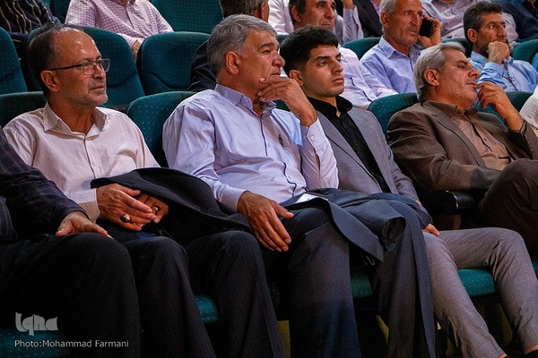 همایش ستاره‌های شهر ، روایت دهم