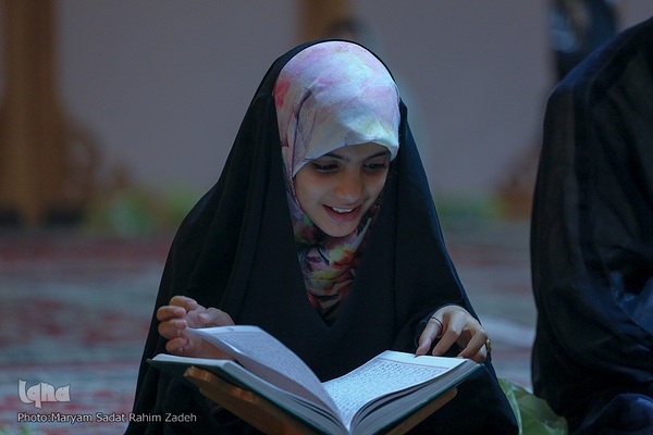 تجمع جامعه قرآنی شیراز در محکومیت توهین دولت سوئد به ساحت کلام وحی