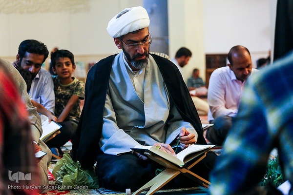 تجمع جامعه قرآنی شیراز در محکومیت توهین دولت سوئد به ساحت کلام وحی