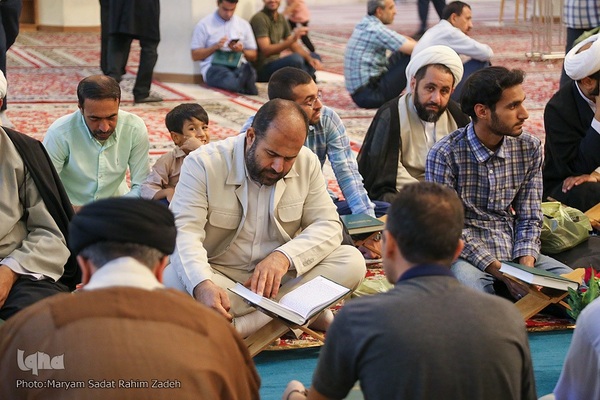 تجمع جامعه قرآنی شیراز در محکومیت توهین دولت سوئد به ساحت کلام وحی