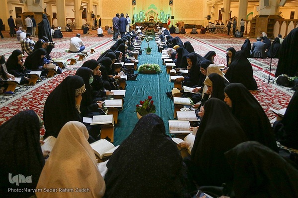 تجمع جامعه قرآنی شیراز در محکومیت توهین دولت سوئد به ساحت کلام وحی