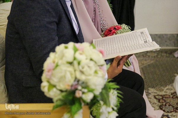 مراسم عقد ازدواج جمعی از جوانان در آستان شاهچراغ به‌ مناسبت عید غدیر