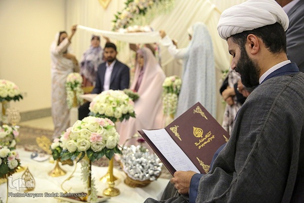 مراسم عقد ازدواج جمعی از جوانان در آستان شاهچراغ به‌ مناسبت عید غدیر