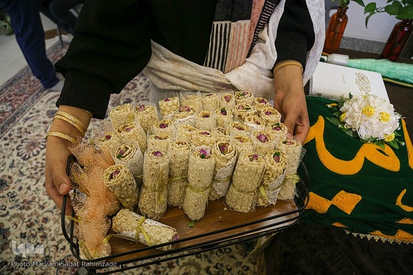 مراسم عقد ازدواج جمعی از جوانان در آستان شاهچراغ به‌ مناسبت عید غدیر