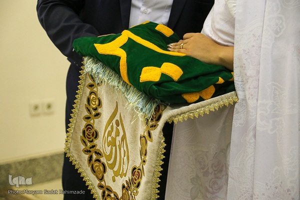 مراسم عقد ازدواج جمعی از جوانان در آستان شاهچراغ به‌ مناسبت عید غدیر