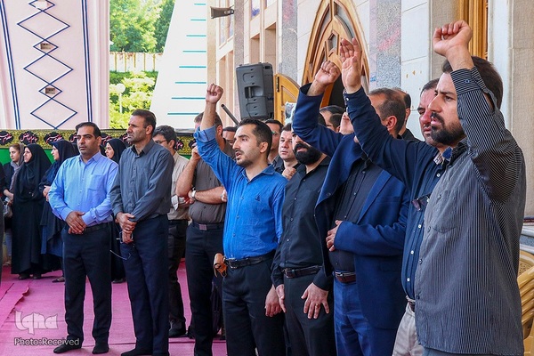 تجمع جوانان و دانشگاهیان در پی هتک حرمت به قرآن کریم