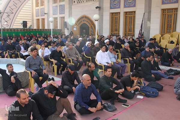 تجمع جوانان و دانشگاهیان در پی هتک حرمت به قرآن کریم