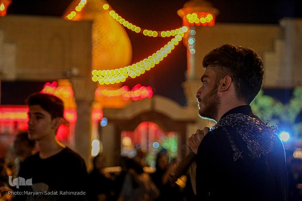 حرم مطهر سیدعلاءالدین حسین(ع) در شب عاشورا