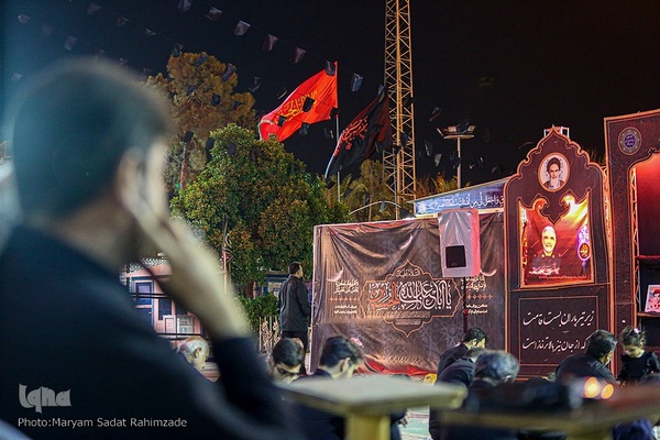 حرم مطهر سیدعلاءالدین حسین(ع) در شب عاشورا