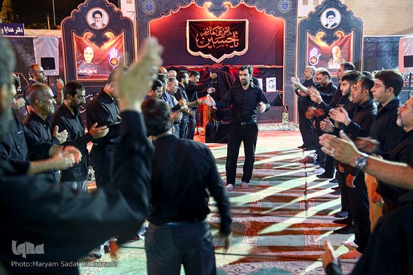 حرم مطهر سیدعلاءالدین حسین(ع) در شب عاشورا