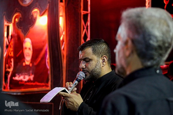 حرم مطهر سیدعلاءالدین حسین(ع) در شب عاشورا