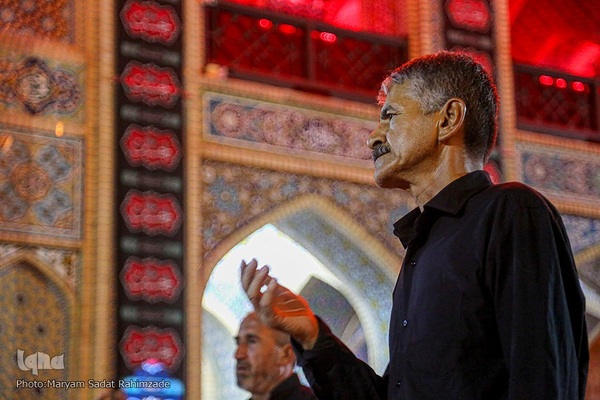 حرم مطهر سیدعلاءالدین حسین(ع) در شب عاشورا