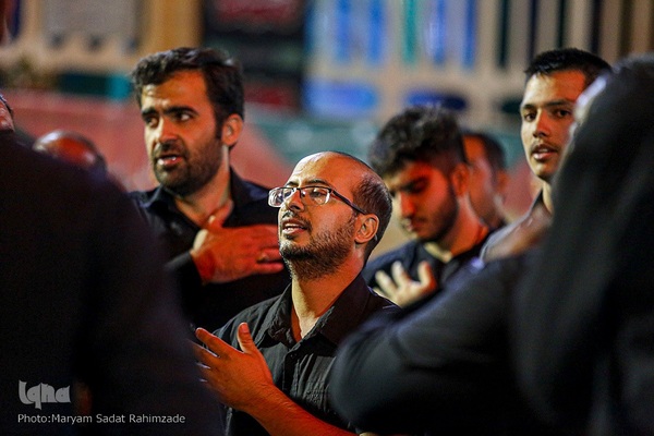 حرم مطهر سیدعلاءالدین حسین(ع) در شب عاشورا