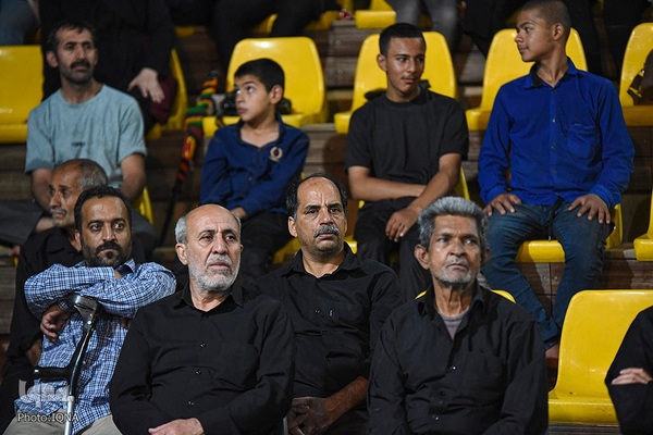 حضور امام جمعه شیراز در جمع عزاداران بنیاد حفظ آثار و نشر ارزش‌های دفاع مقدس