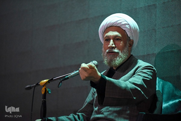 حضور امام جمعه شیراز در جمع عزاداران بنیاد حفظ آثار و نشر ارزش‌های دفاع مقدس