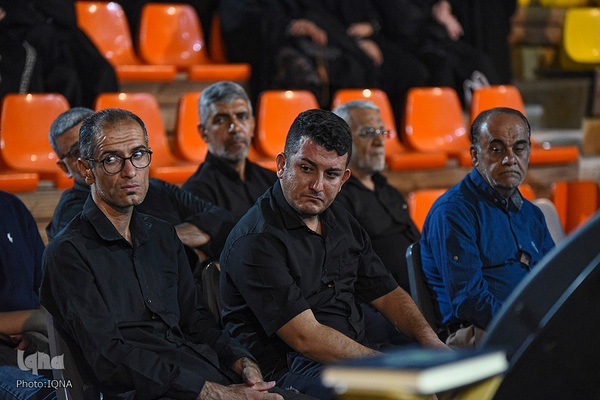 حضور امام جمعه شیراز در جمع عزاداران بنیاد حفظ آثار و نشر ارزش‌های دفاع مقدس