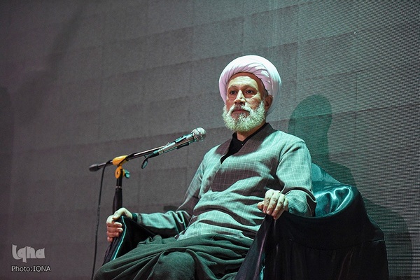 حضور امام جمعه شیراز در جمع عزاداران بنیاد حفظ آثار و نشر ارزش‌های دفاع مقدس