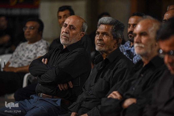 حضور امام جمعه شیراز در جمع عزاداران بنیاد حفظ آثار و نشر ارزش‌های دفاع مقدس