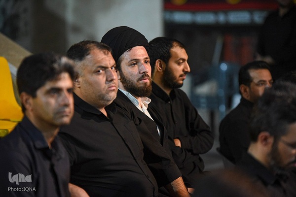 حضور امام جمعه شیراز در جمع عزاداران بنیاد حفظ آثار و نشر ارزش‌های دفاع مقدس
