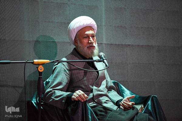 حضور امام جمعه شیراز در جمع عزاداران بنیاد حفظ آثار و نشر ارزش‌های دفاع مقدس