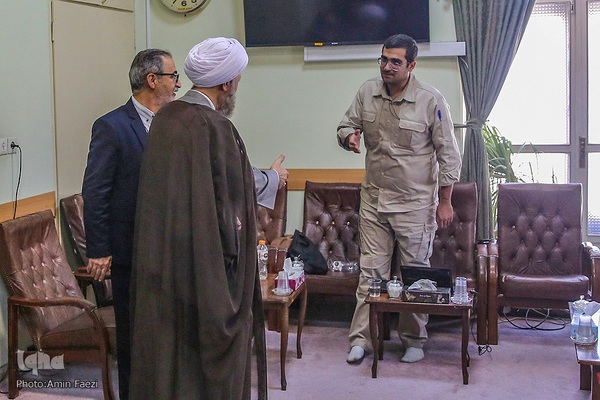 دیدار جهادگران جهاددانشگاهی فارس با نماینده ولی فقیه در استان فارس