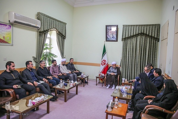 دیدار جهادگران جهاددانشگاهی فارس با نماینده ولی فقیه در استان فارس