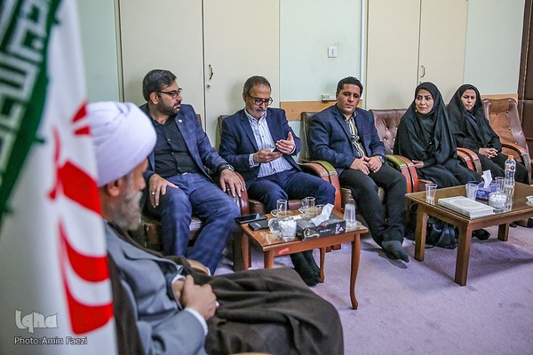دیدار جهادگران جهاددانشگاهی فارس با نماینده ولی فقیه در استان فارس