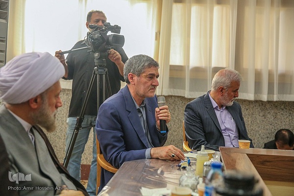 رونمایی از پوستر پویشن نذر کتاب در استان فارس