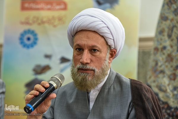 رونمایی از پوستر پویشن نذر کتاب در استان فارس