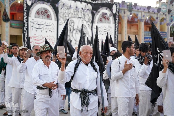 تشرف کاروان پیاده زیارتی حضرت شاهچراغ(ع) شهرستان فیروزآباد به حرم مطهر