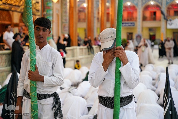 تشرف کاروان پیاده زیارتی حضرت شاهچراغ(ع) شهرستان فیروزآباد به حرم مطهر