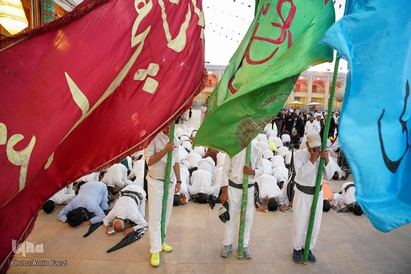 تشرف کاروان پیاده زیارتی حضرت شاهچراغ(ع) شهرستان فیروزآباد به حرم مطهر