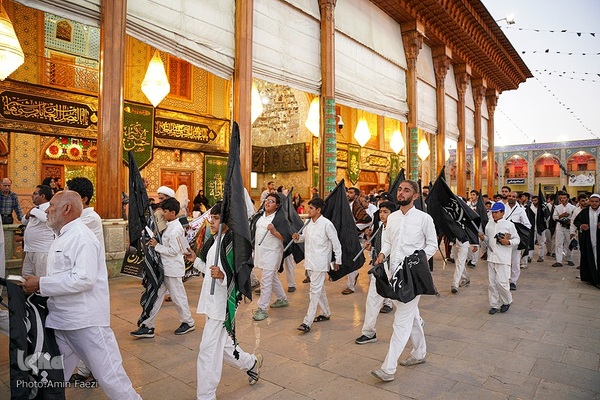 تشرف کاروان پیاده زیارتی حضرت شاهچراغ(ع) شهرستان فیروزآباد به حرم مطهر