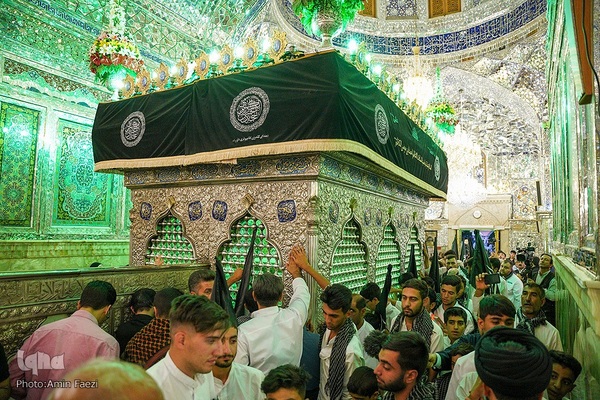 تشرف کاروان پیاده زیارتی حضرت شاهچراغ(ع) شهرستان فیروزآباد به حرم مطهر