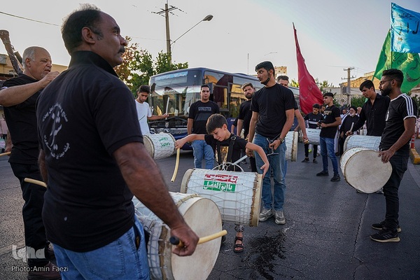 تشرف کاروان پیاده زیارتی حضرت شاهچراغ(ع) شهرستان فیروزآباد به حرم مطهر