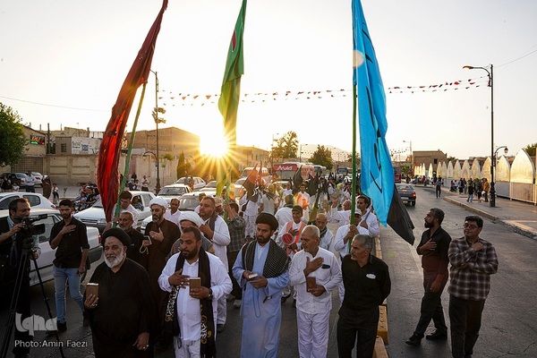 تشرف کاروان پیاده زیارتی حضرت شاهچراغ(ع) شهرستان فیروزآباد به حرم مطهر