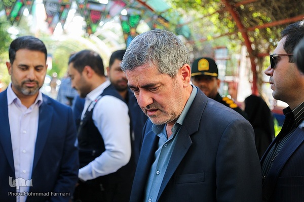 گلباران قبور شهدا به مناسبت آغاز هفته دولت